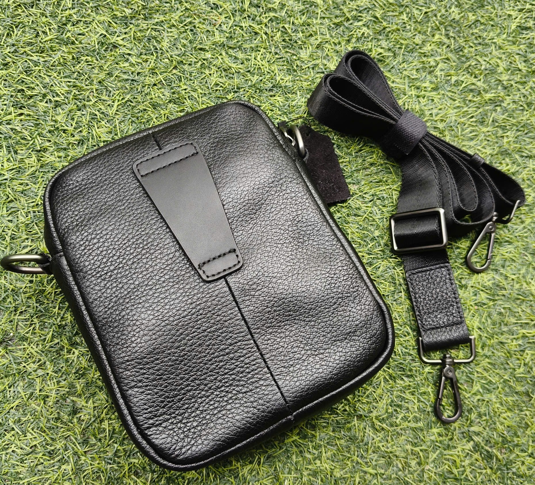 Túi Đeo Chéo Nam Da Bò Thật BHM1413 Mini Nhỏ Gọn Cao Cấp Vân Da Tự Nhiên Đựng Điện Thoại Ví Hộ Chiếu