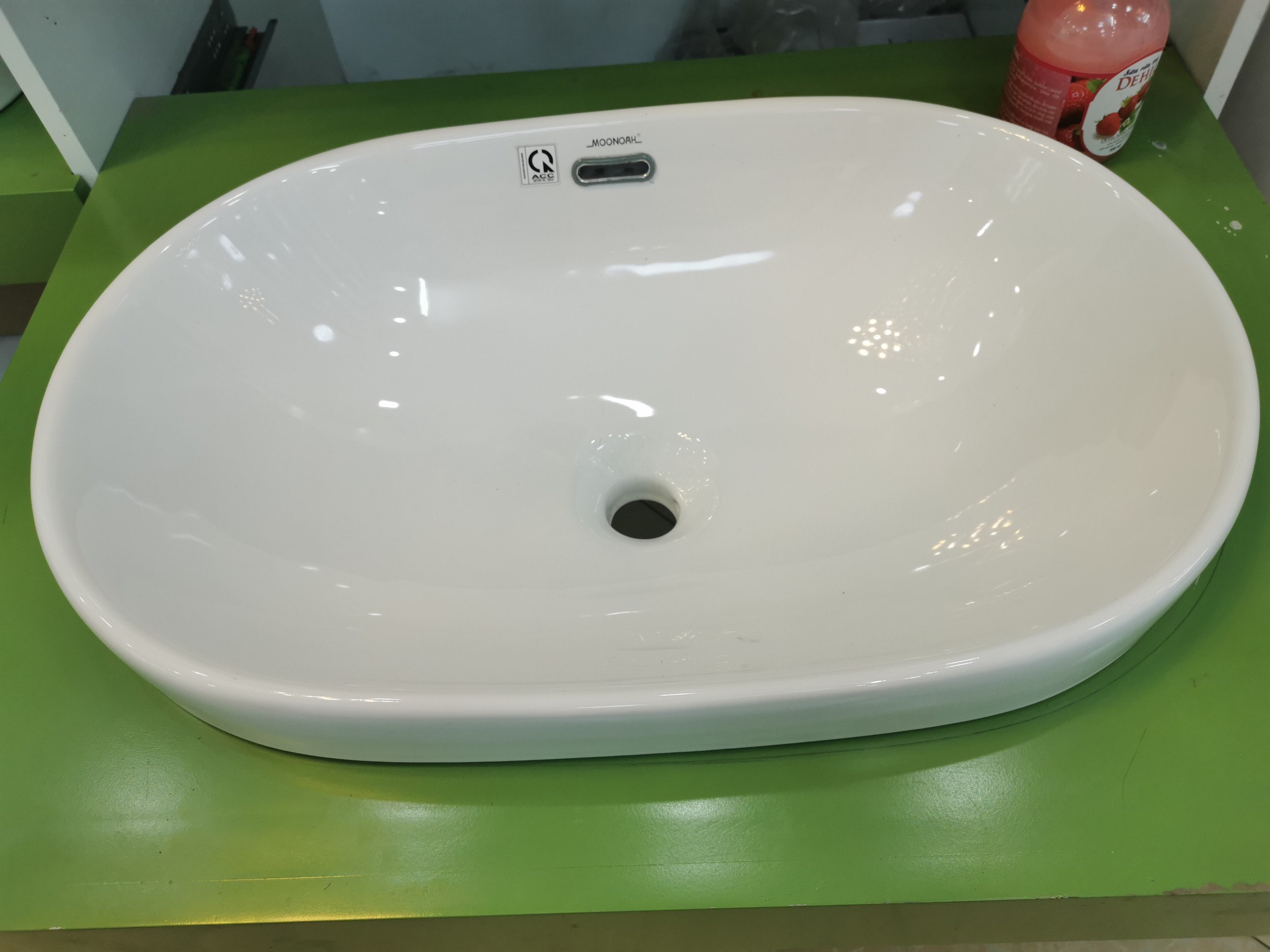 CHẬU LAVABO ÂM BÀN ĐÁ DƯƠNG VÀNH MEN NANO TRẮNG SÁNG