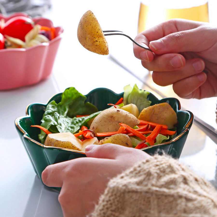 Tô salad hoa cúc xanh viền vàng