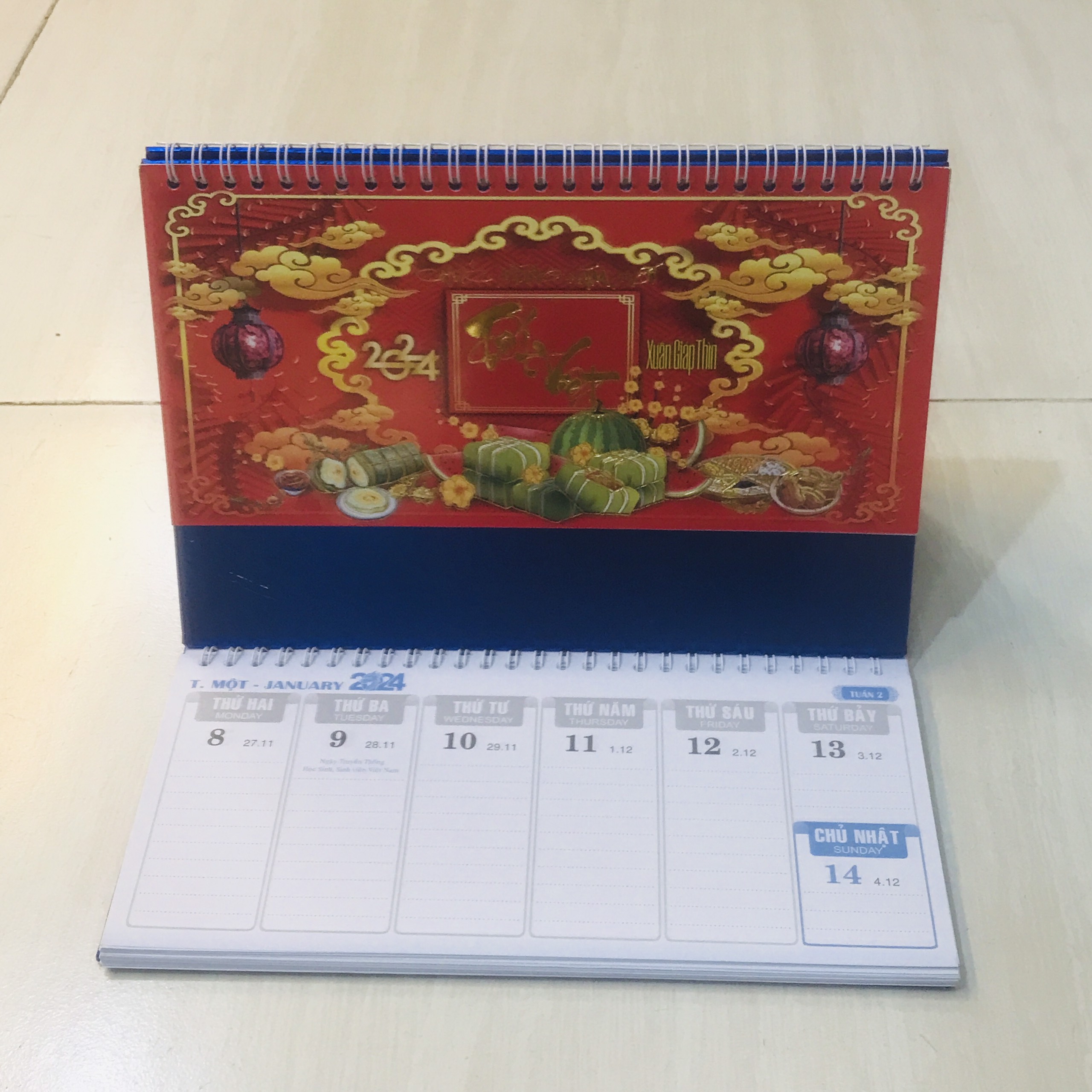 Lịch Để Bàn 2024 Chữ A 2 LOXO 24*16 cm - Mẫu Ngẫu Nhiên