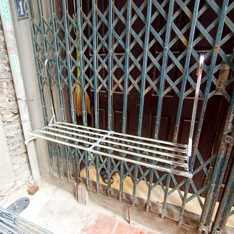 Giá Móc Treo Chậu Hoa Cây Cảnh Ban Công Inox Dài 103m