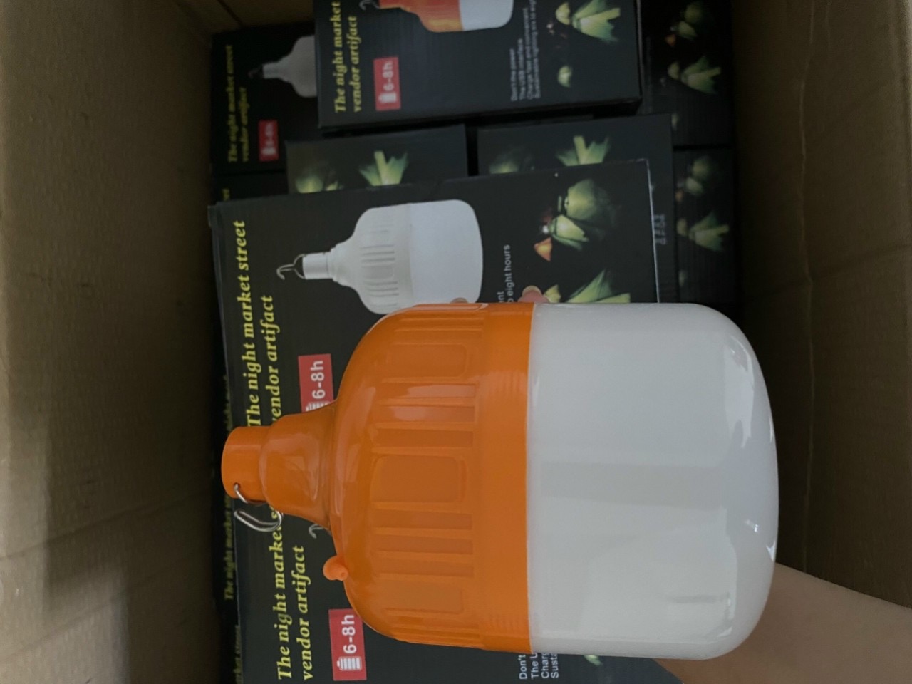 Đèn tích điện 300W, cổng sạc usb, có móc treo