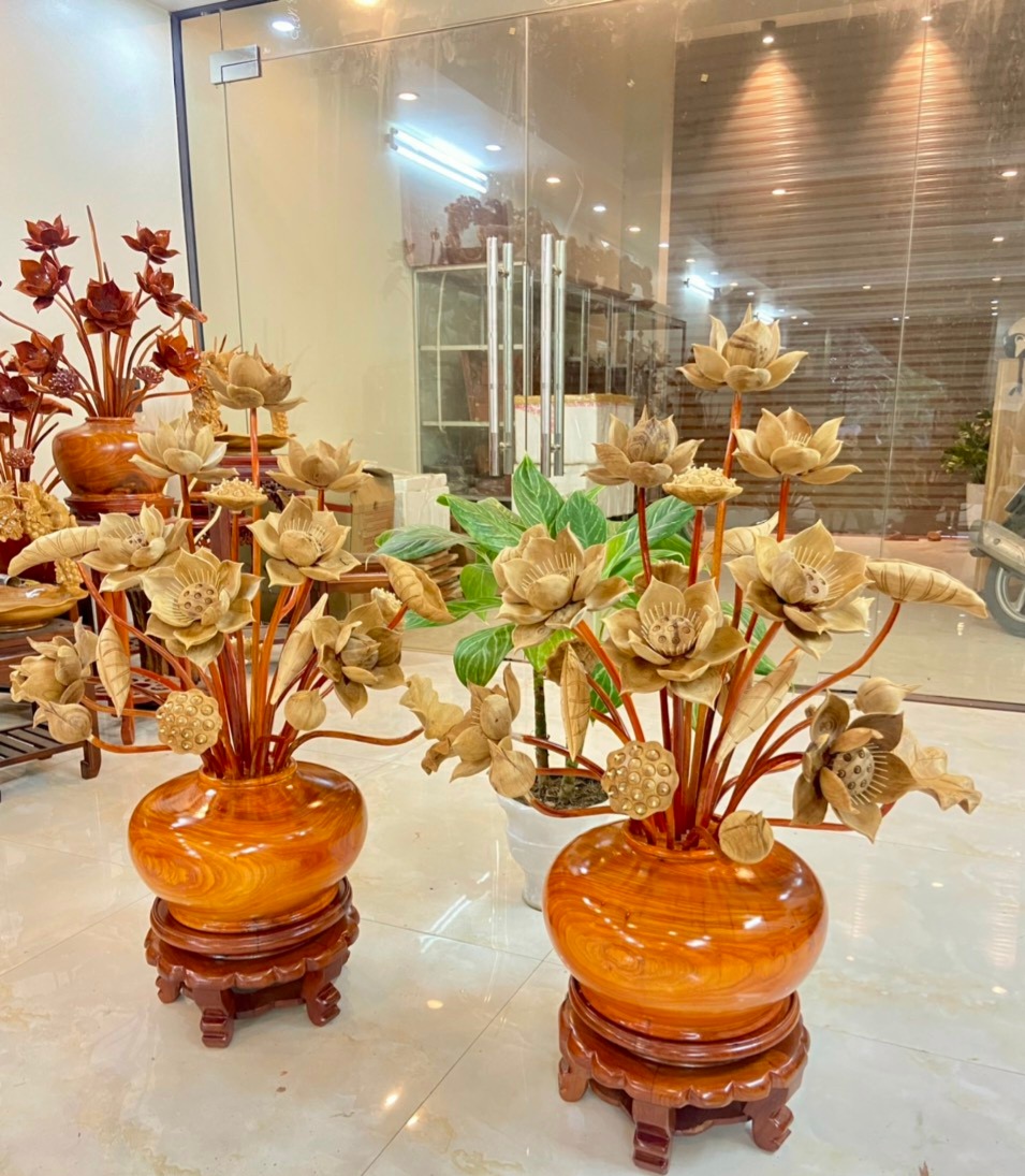 Combo kệ chân đế và 2 bình hoa sen 26 cành ,phong thủy ,trang trí phòng khách ,phòng thờ đẹp long lanh ,bình cắm hoa gỗ hương đỏ ,hoa lá gương gỗ ngọc am để mộc thơm phức