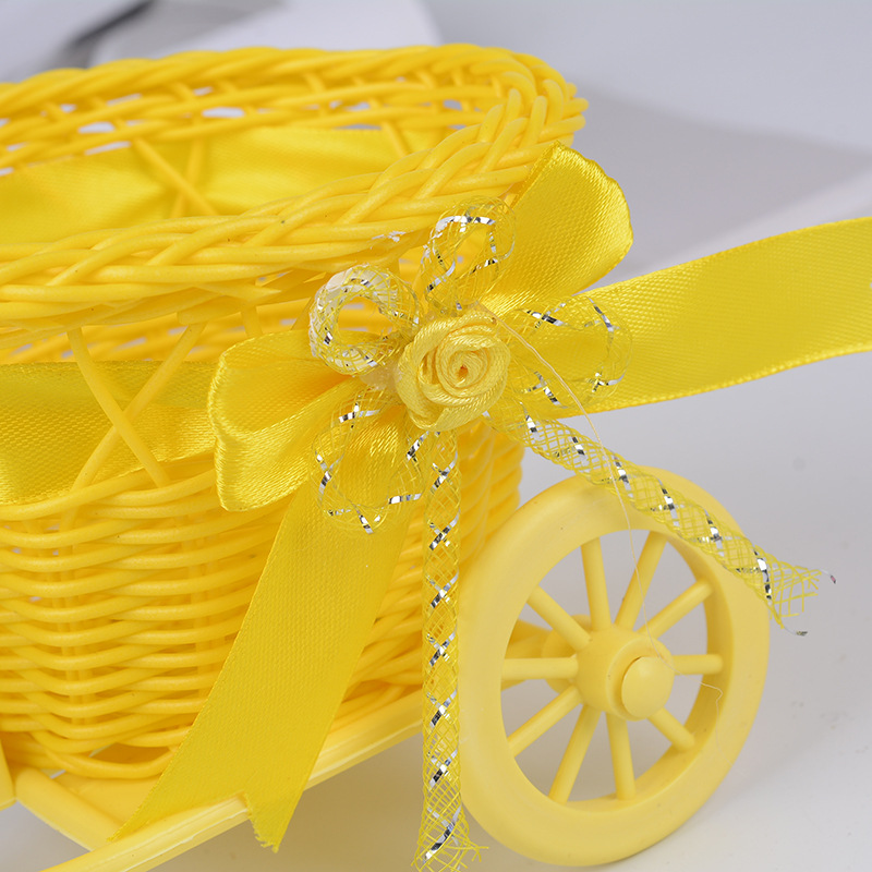 Giỏ hoa xe đạp trang trí 22cm bánh xe di chuyển linh động sắc màu