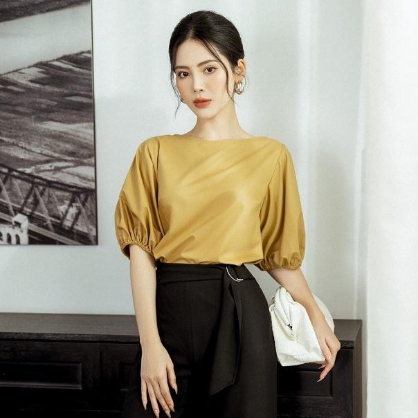 Áo sơ mi nữ tay bồng HeraDG thiết kế cổ thuyền độc đáo, chất liệu vải thô lụa cao cấp mềm mịn, không bai xù SAKBB1002