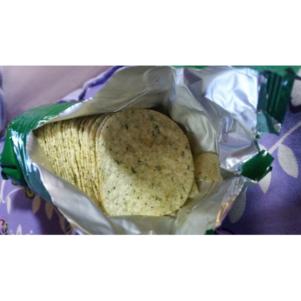 Bánh snack khoai tây Chip Star YBC vị Rong biển 50gr (Lốc 8 hộp)