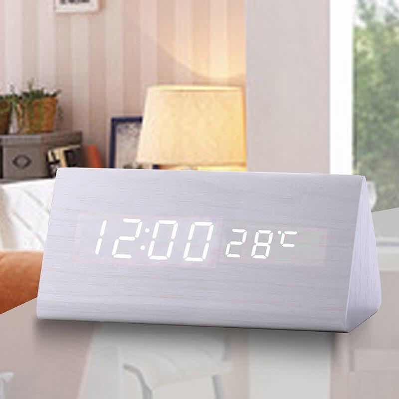 Đồng hồ đo nhiệt độ phòng điện tử bằng gỗ đèn led để bàn + Tặng pin + led trang trí