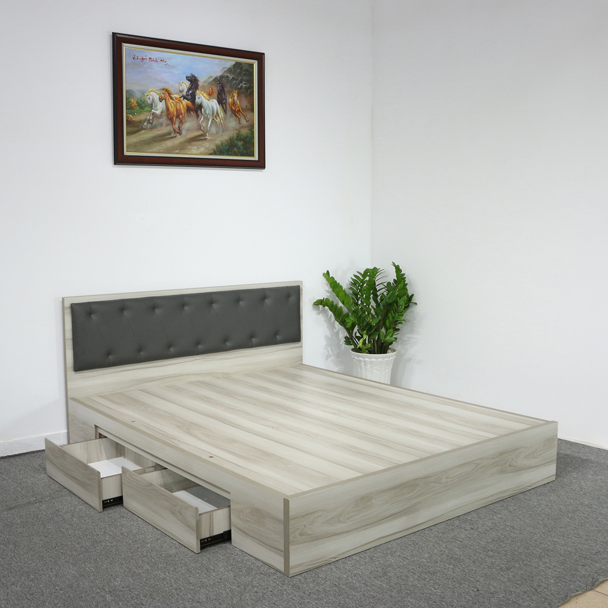 Giường Ngủ MDF Melamine Màu Xám Nhạt Vân Gỗ Có Hộc Kéo + Đầu Nệm Đen Đẹp