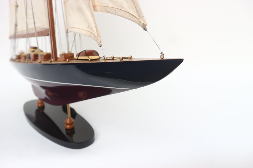 Mô hình du thuyền đua ENDEAVOUR  - 60cm