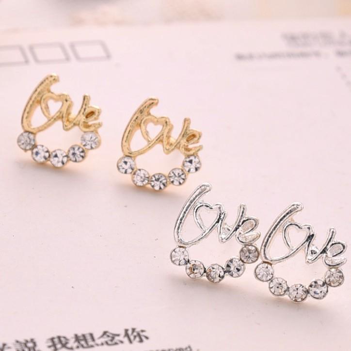 Khuyên Tai Hình Chữ Love Đính Đá Màu Vàng Gold Thanh Lịch Độc Đáo Hợp Thời Trang Cho Nữ