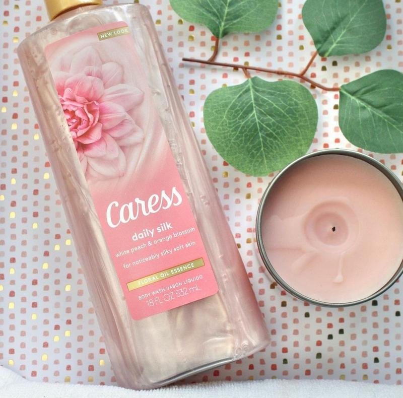 sữa tắm dưỡng da hương nước hoa Caress Daily Silk 532ml- hương white peach &amp; orange blossom ( không xuất hóa đơn đỏ )