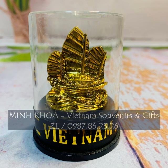 Mô Hình Tượng Thiếu Nữ Áo Dài Việt Nam Mạ Vàng Đựng Trong Hộp Kính