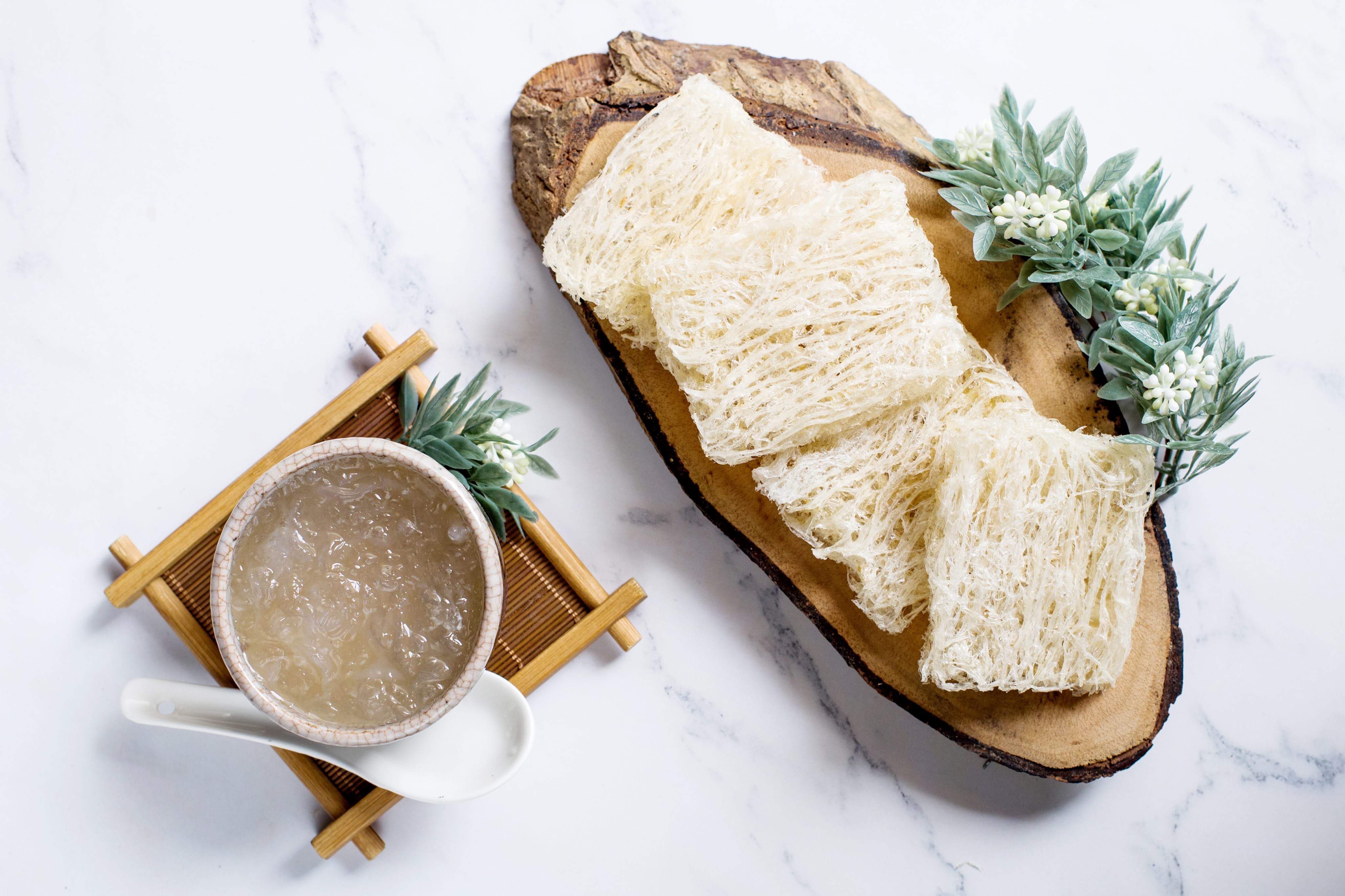 Yến Sào Tinh Chế Miếng Vuông Đại Cát Quang Yến là những tổ yến gãy sẽ được làm sạch, đóng khuôn thành hình và sấy khô để tạo thành 1 tổ yến tinh chế - 50GR