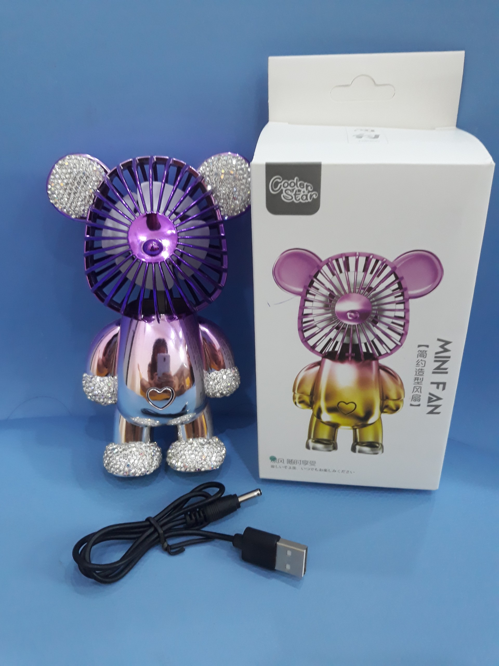 [Hot 2022] Quạt Cầm Tay BearBrick Đính Đá Mạ Điện Cao Cấp - Hoạt Động Êm Ái - Thiết Kế Thời Thượng Dễ Thương