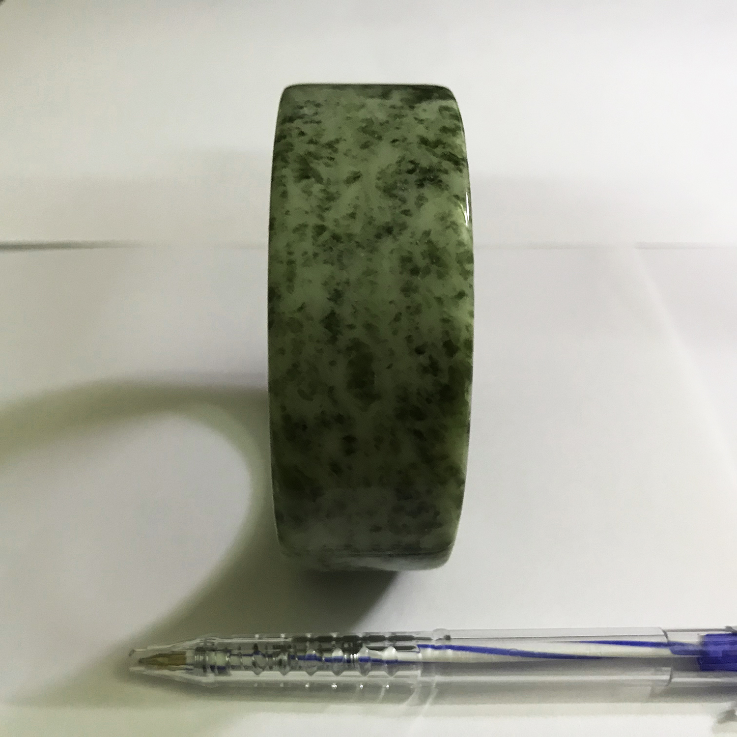 Vòng tay cẩm thạch vuông cho nam bản cao từ 2.5 đến 2.8 cm. VONGTAYNAMDACAMTHACH