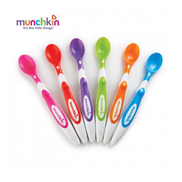 Thìa mềm ăn dặm Munchkkin cho bé