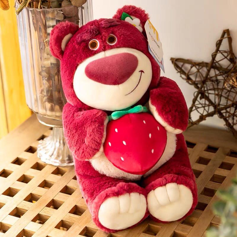 Gấu bông Lotso ôm Dâu cao cấp - đủ size - dành tặng bạn gái bé gái - QC