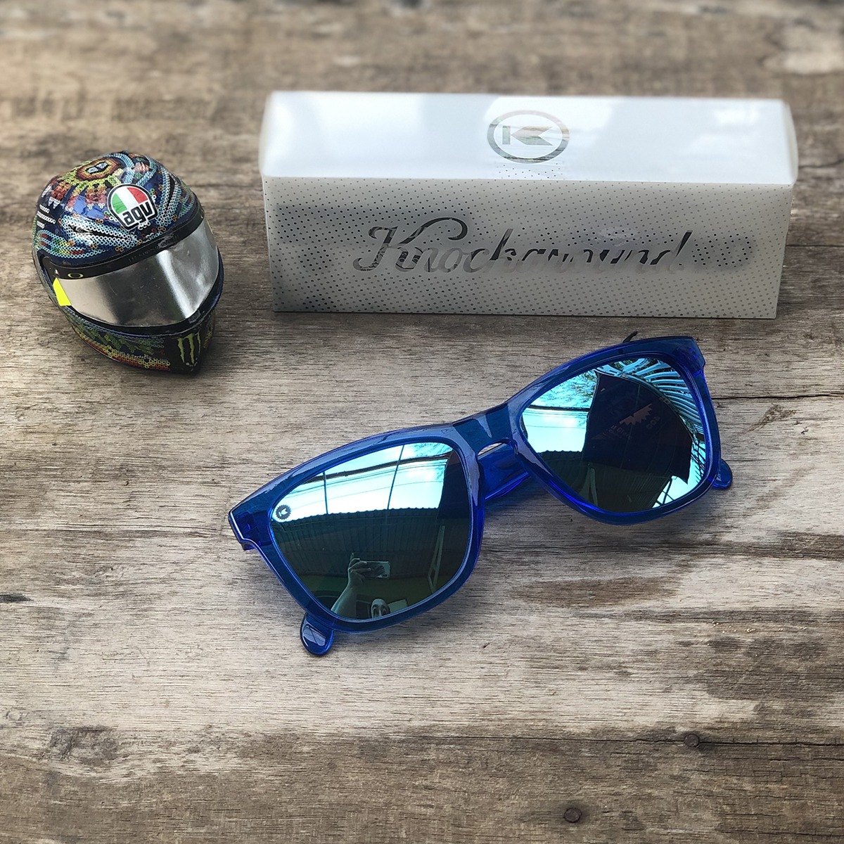 Mắt kính Knockaround Classic xanh dương