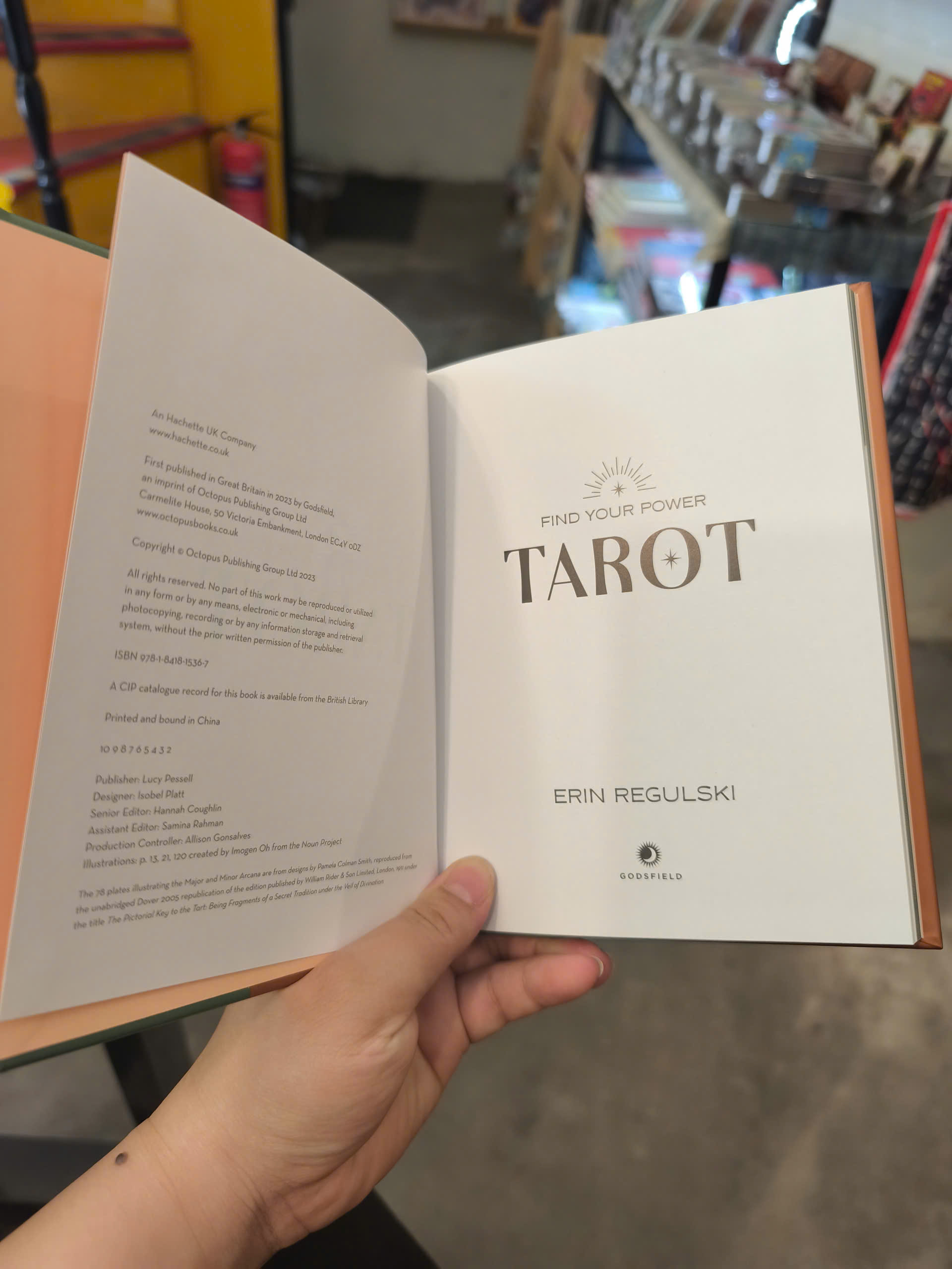 Sách - Find Your Power: Tarot - Erin Regulski | Self Help / Ngoại văn Nhập khẩu / Bìa cứng