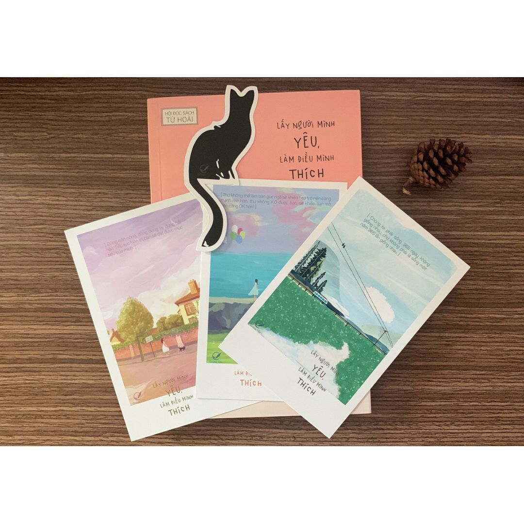 Lấy Người Mình Yêu, Làm Điều Mình Thích - Tặng Kèm 1 Bookmark + 3 Postcard (Số Lượng Có Hạn)