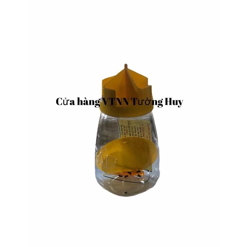 Combo bẫy ruồi vàng và côn trùng sinh học