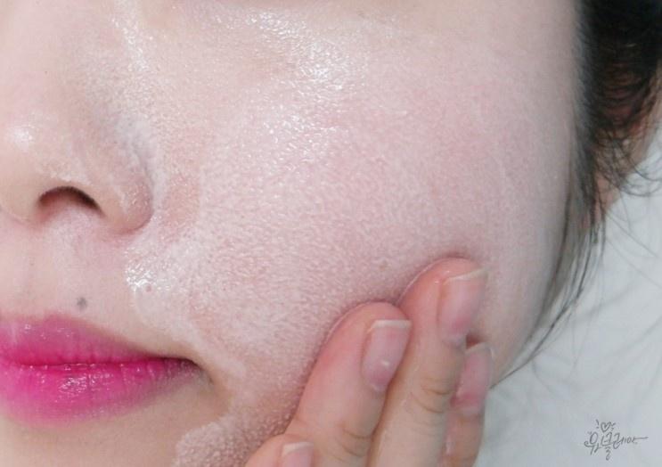 Gel rửa mặt dịu nhẹ dành cho da nhạy cảm Huxley Cleansing Gel; Be Clean Be Moist 200ml
