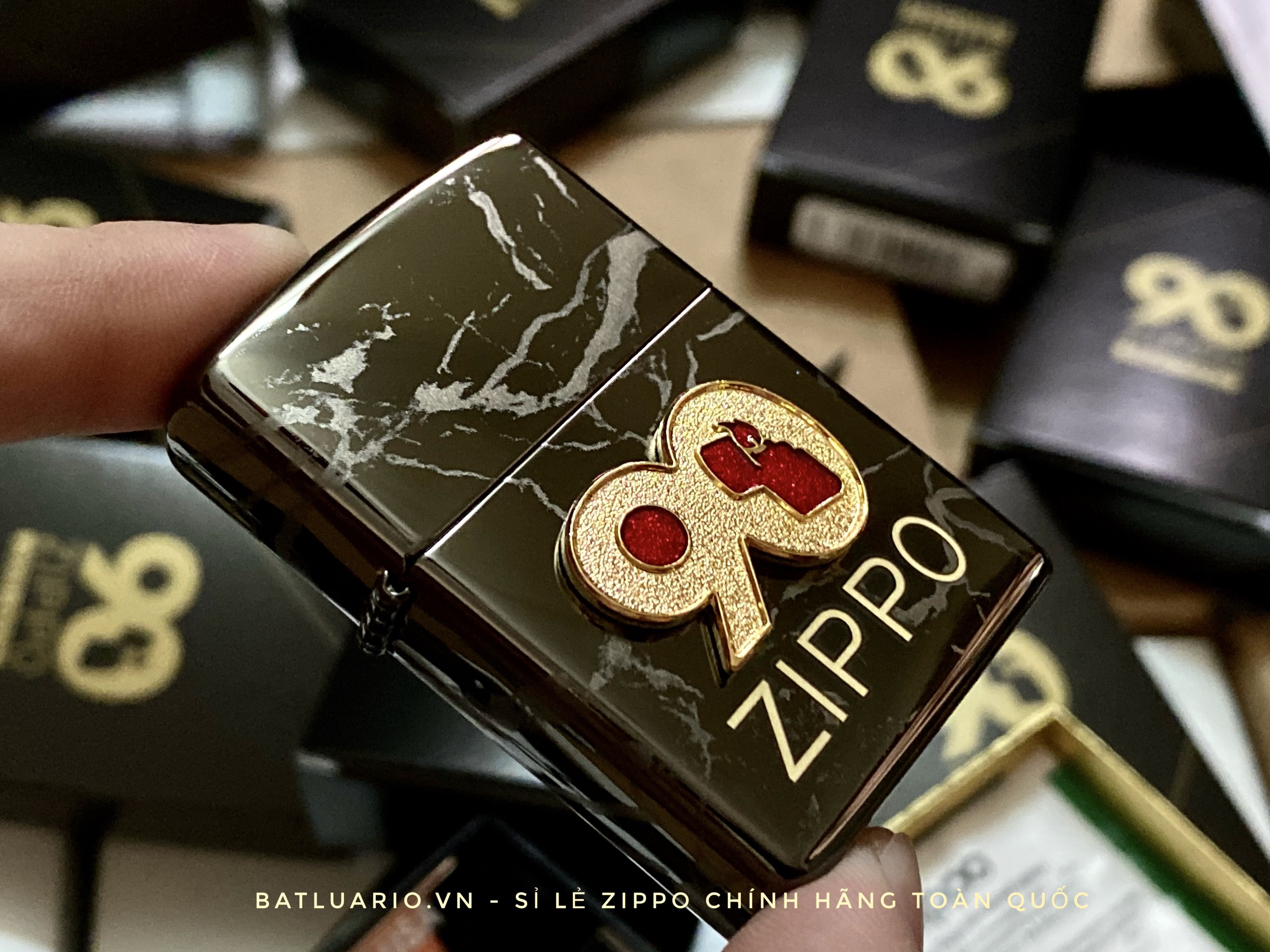 Bật Lửa Zippo Zippo 49864 – Zippo High Polish Black 90th Anniversary Commemorative