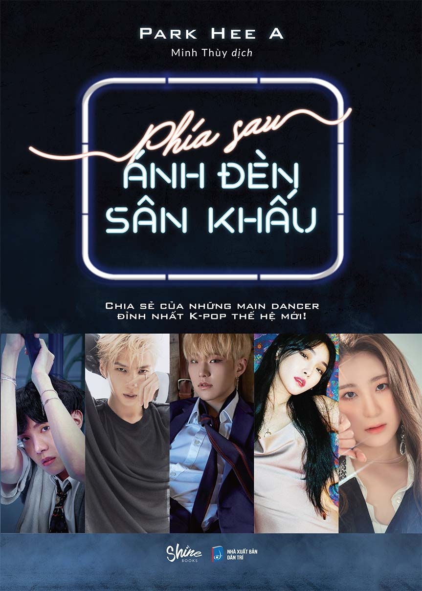 Phía Sau Ánh Đèn Sân Khấu - Tặng Kèm Bookmark + 5 Postcard