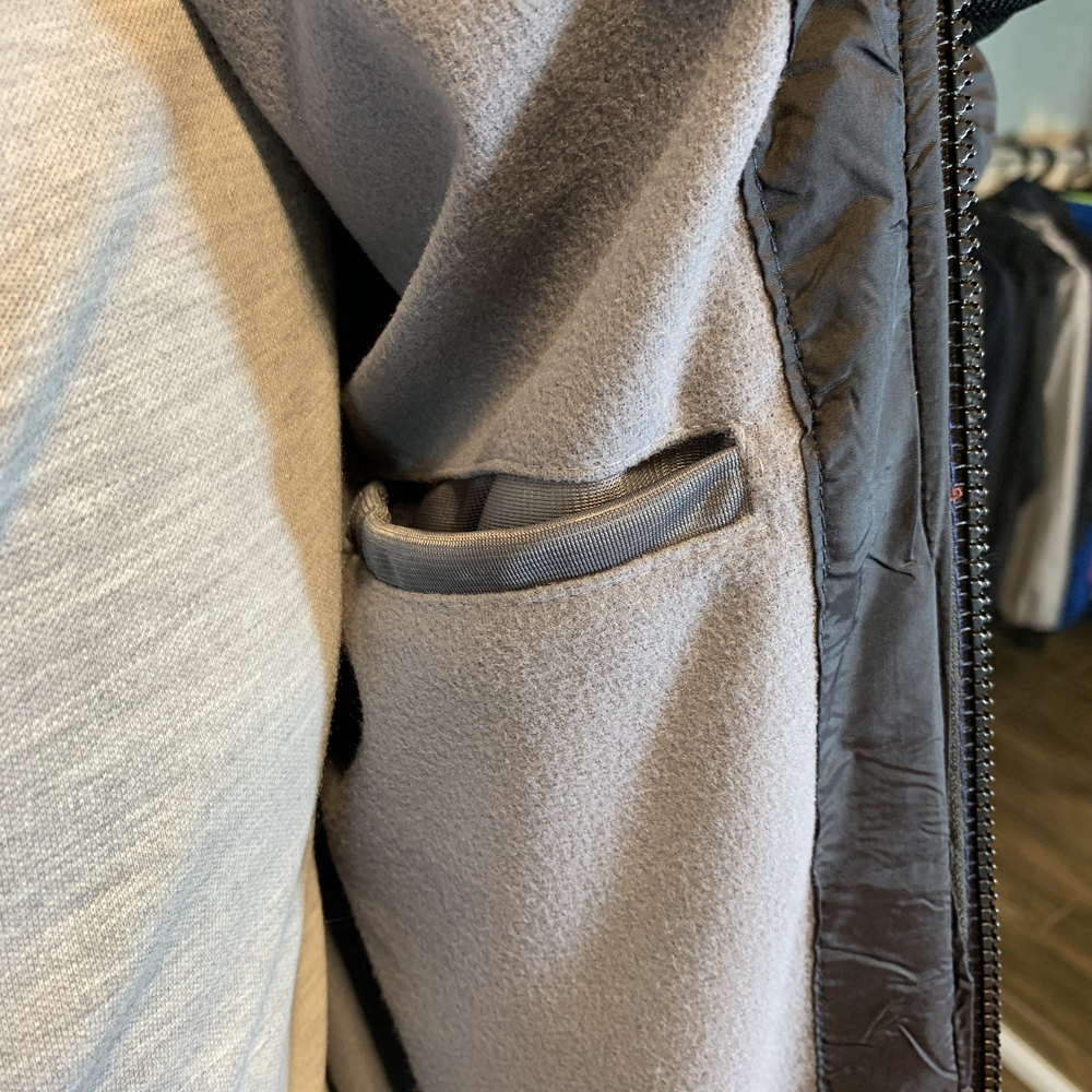 Áo khoác gió nam kiểu dáng đơn giản, trẻ trung, năng động, 2 lớp dày dặn cực đẹp,có túi trong và 2 túi ngoài dây kéo, vải dù ấm áp, cản gió hiệu quả