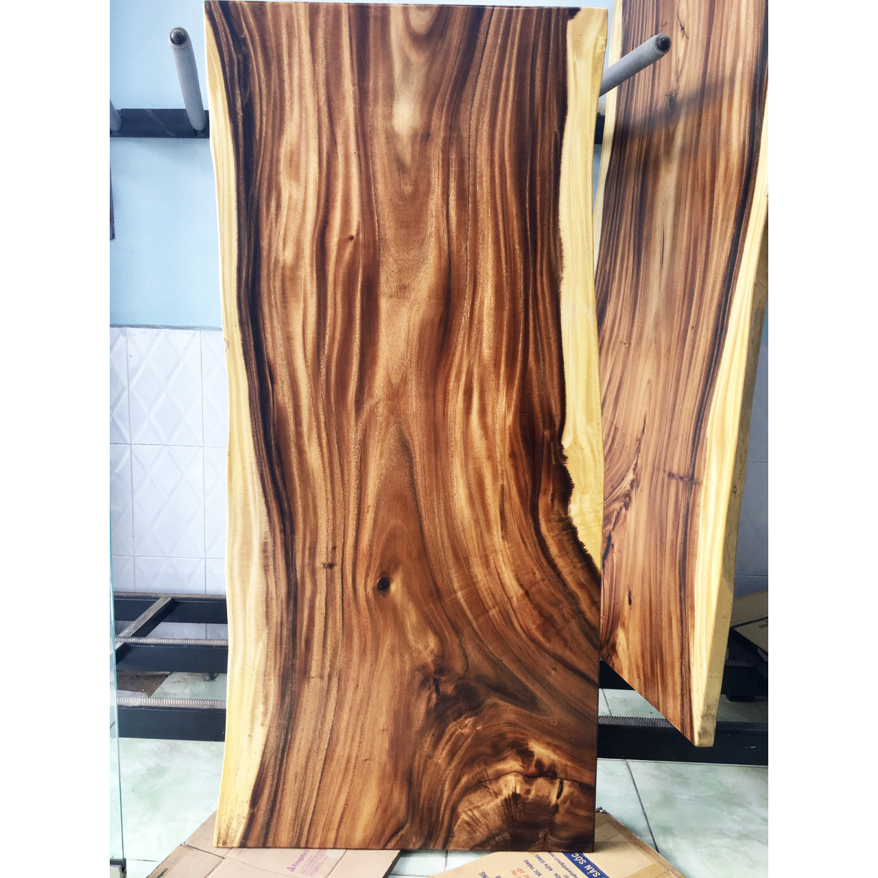 Mặt bàn gỗ me tây nguyên tấm tự nhiên KT 4.5x87x190cm