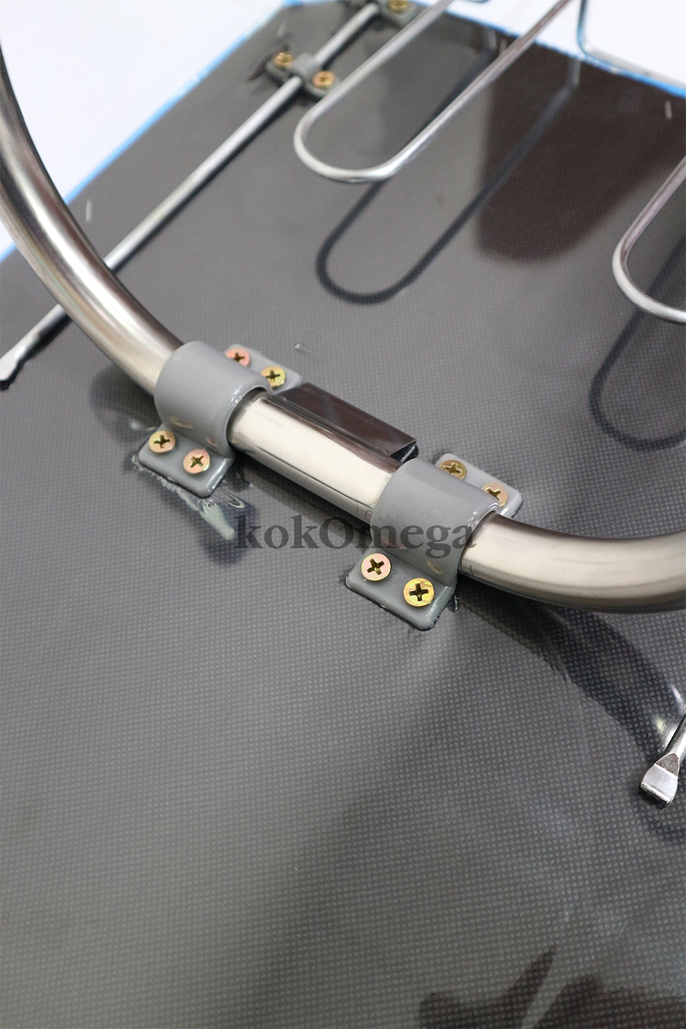 Bàn Để Ủi Cầu Là Quần Áo Ngồi Kokomega BU02 - Tiện Lợi - Thông Minh - Gấp Gọn - Có Giá Đỡ