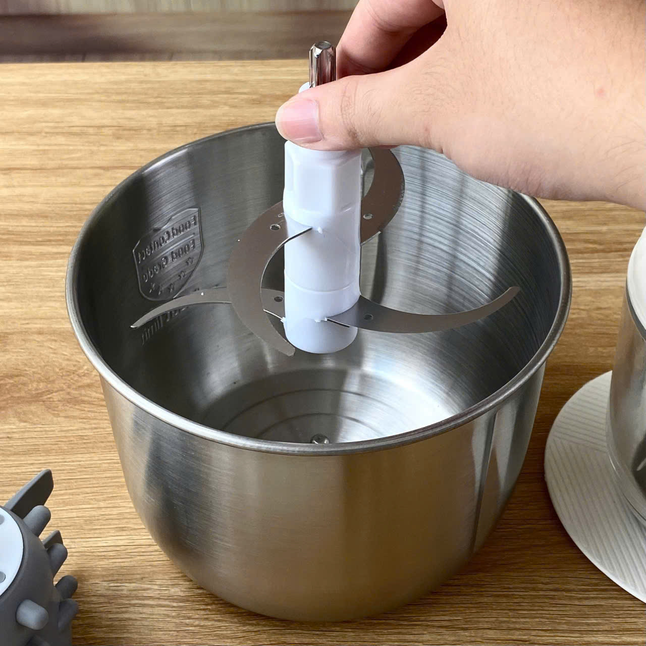 Máy Xay Thịt inox Haatz HMG168 (CIM382) - 2 Cối 2,5L, 500W Kèm Phụ Kiện Đánh Ruốc - Hàng Chính Hãng Bảo Hành 2 Năm