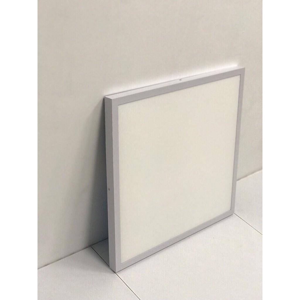 Đèn ốp trần vuông lắp nổi 600x600 cho văn phòng đẹp, cho trần rộng