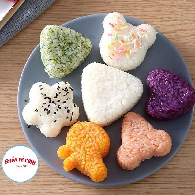 Set 7 khuôn bento ép cơm nắm KÈM THÌA – Khuôn cơm nhựa trong suốt an toàn sức khỏe – 01471