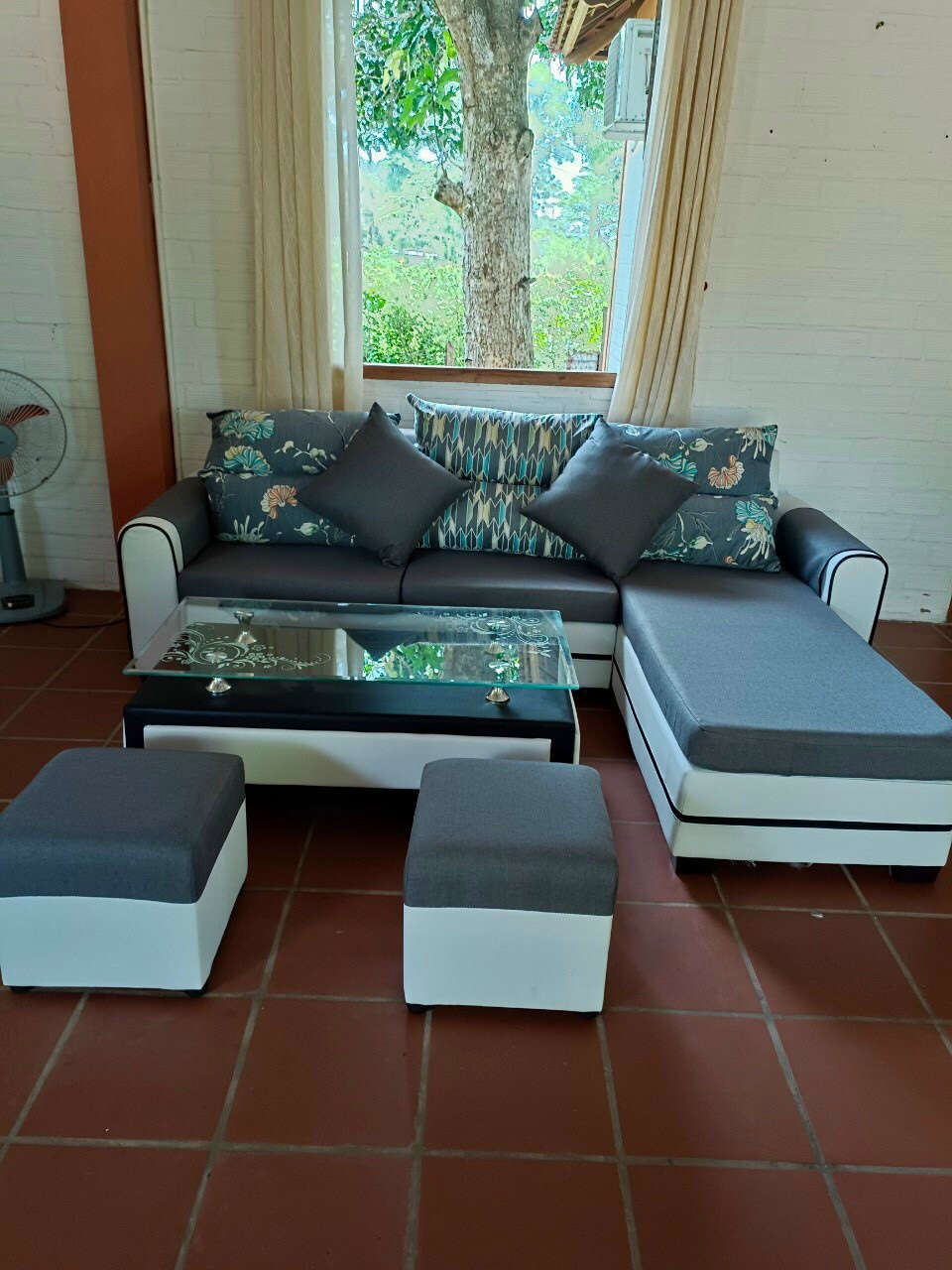 Sofa da 2m5 x 1m5 Bidata Juno Sofa ghép góc tùy ý kèm bàn kính