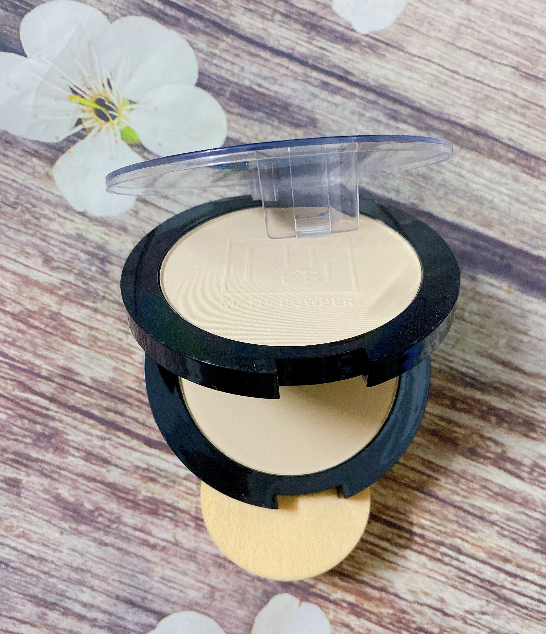 PhấnPhủ Fit BB Kiss Beauty 2 Tầng Kèm Mút Siêu Mịn