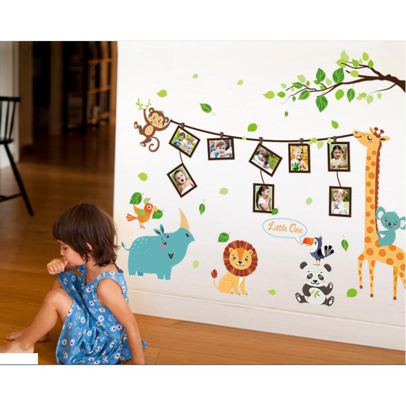 Decal trang trí tường Các Thú làm Dây leo treo ảnh