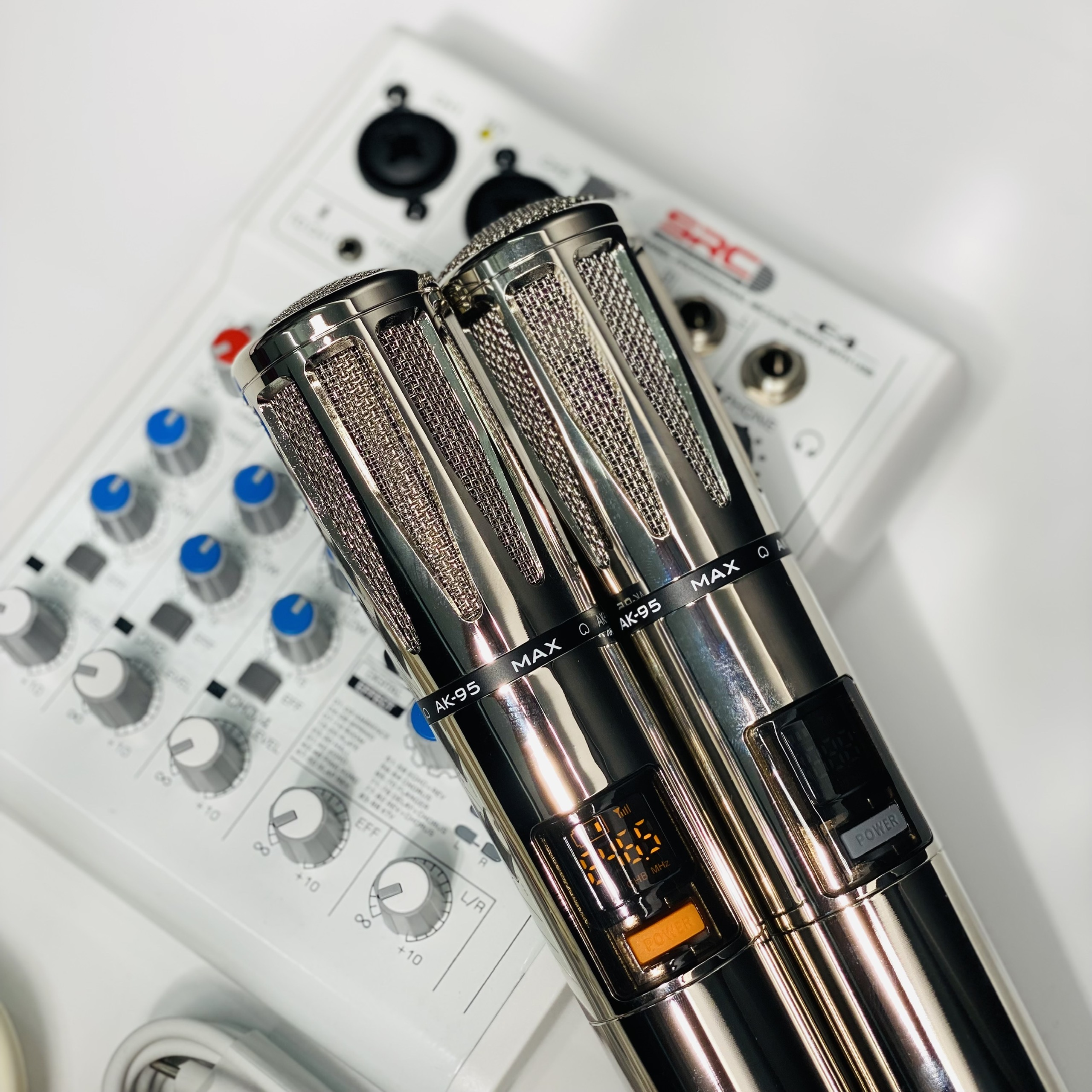 Combo Mixer Thu Âm Livestream Karaoke Mixer E4 và Micro AK95 Chính Hãng Giá Tốt -  Bảo Hành 12 Tháng Hàng Chính Hãng