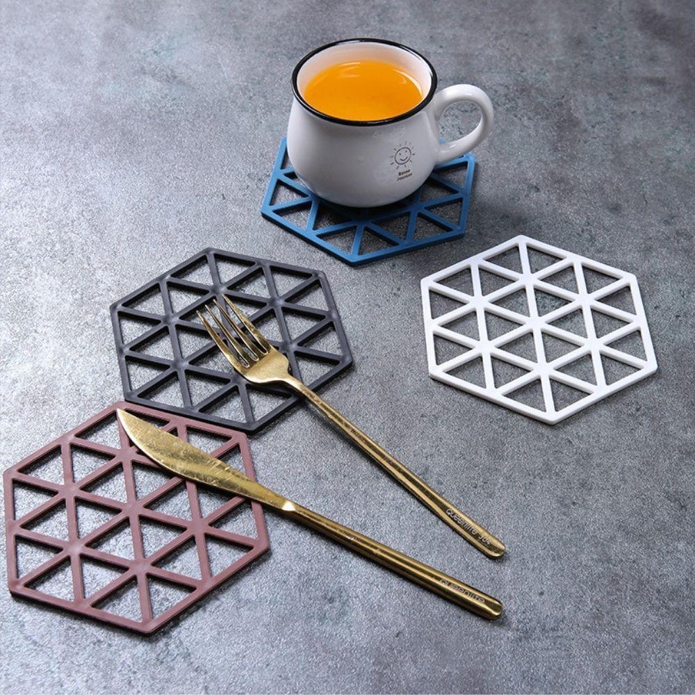 1 miếng lót ly cách nhiệt hình lục giác bằng silicone