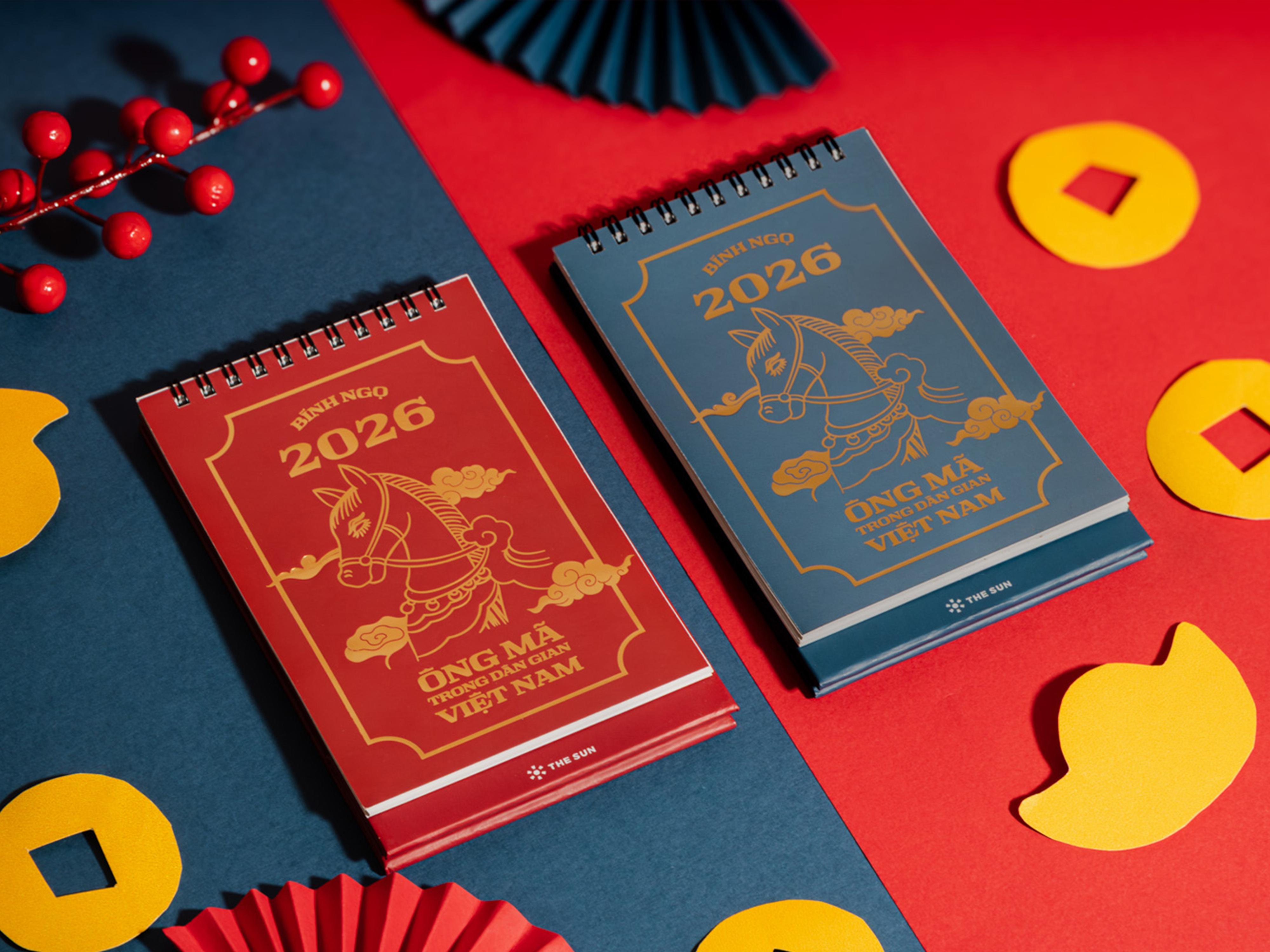 Lịch Bàn Chữ A 2026 - The Sun - Ông Mã - Màu Đỏ