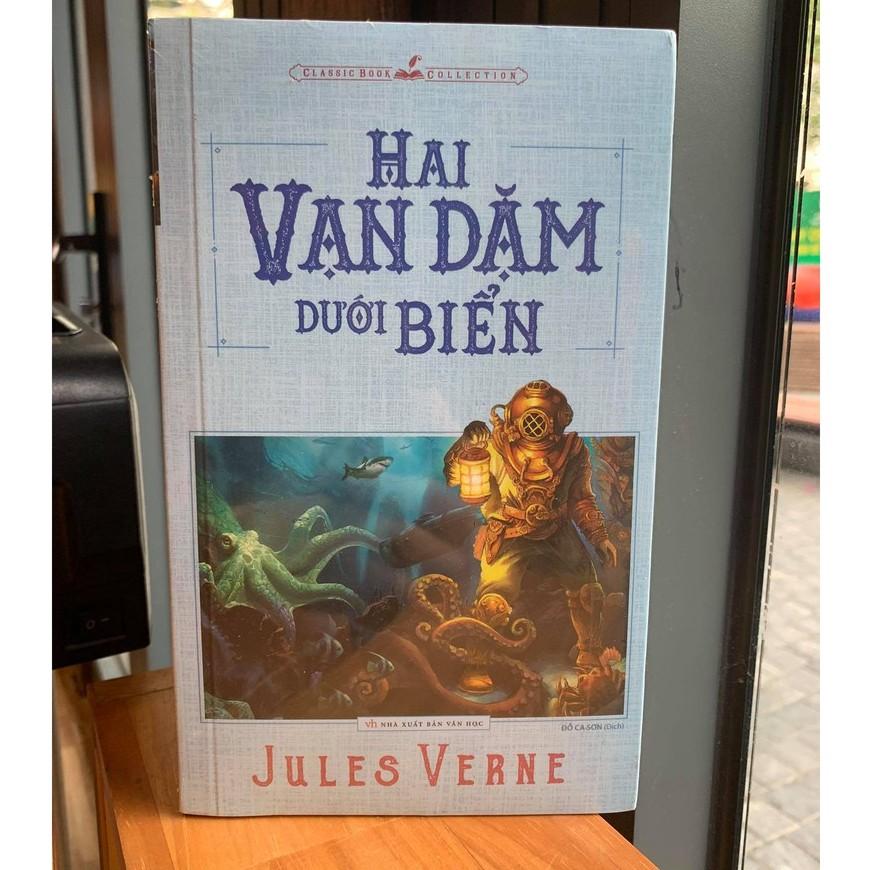 Hai Vạn Dặm Dưới Đáy Biển  - Bản Quyền