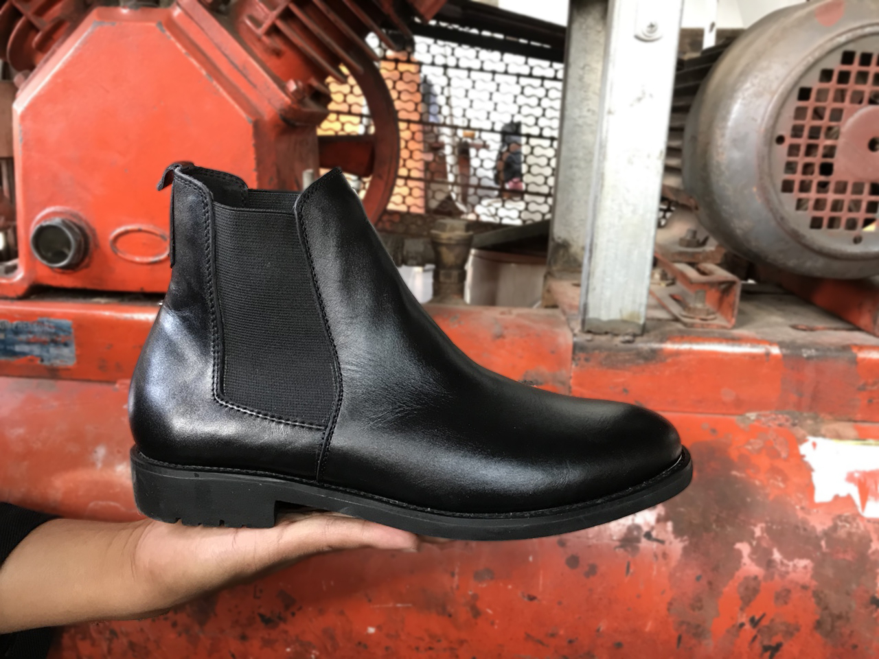 Giày Chelsea Boot, giày cao cổ nam Lucacy đen trơn da bò cao cấp