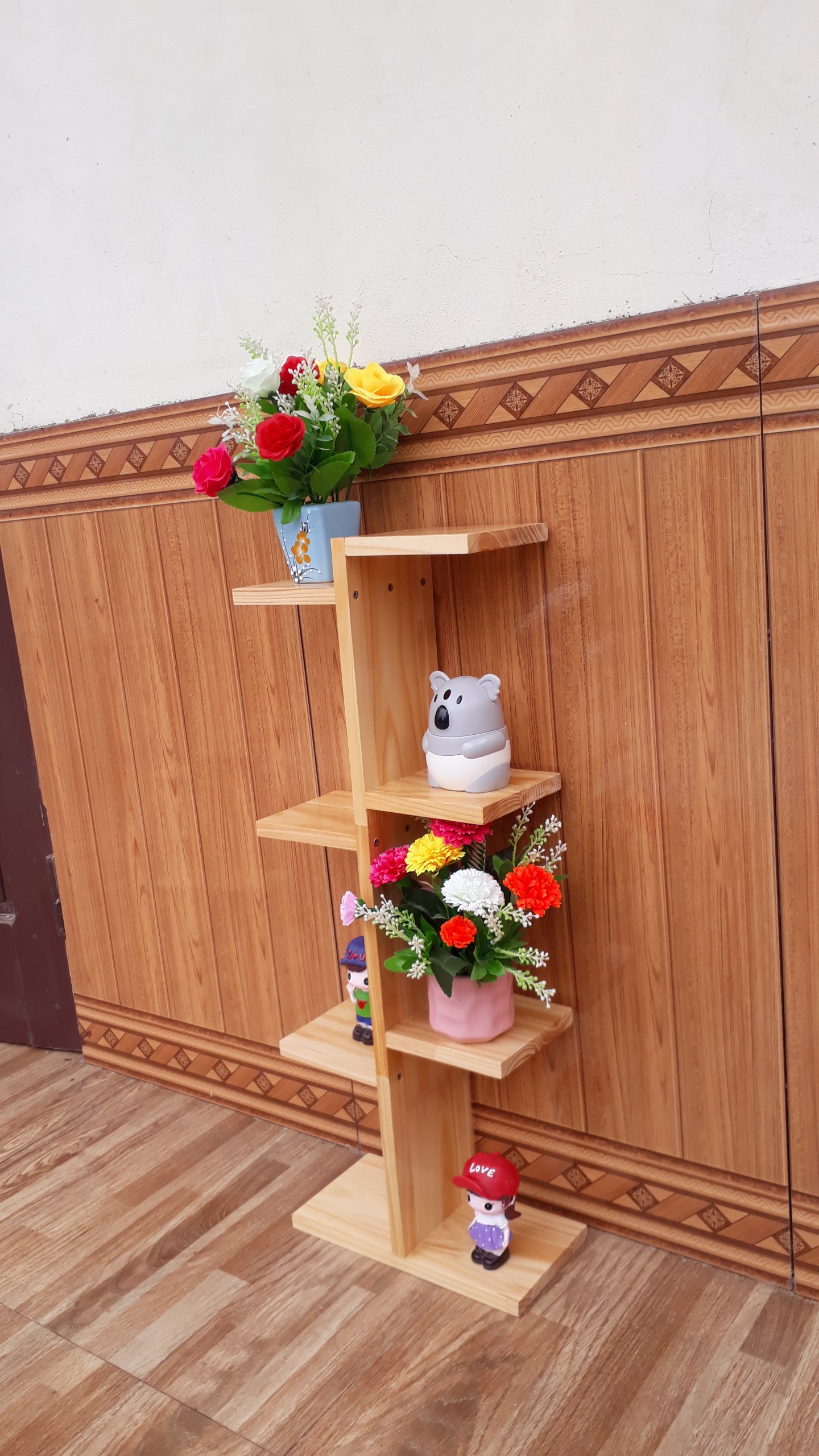 Kệ gỗ thông để chậu hoa, cây cảnh sang trọng kích thước 60x25x12