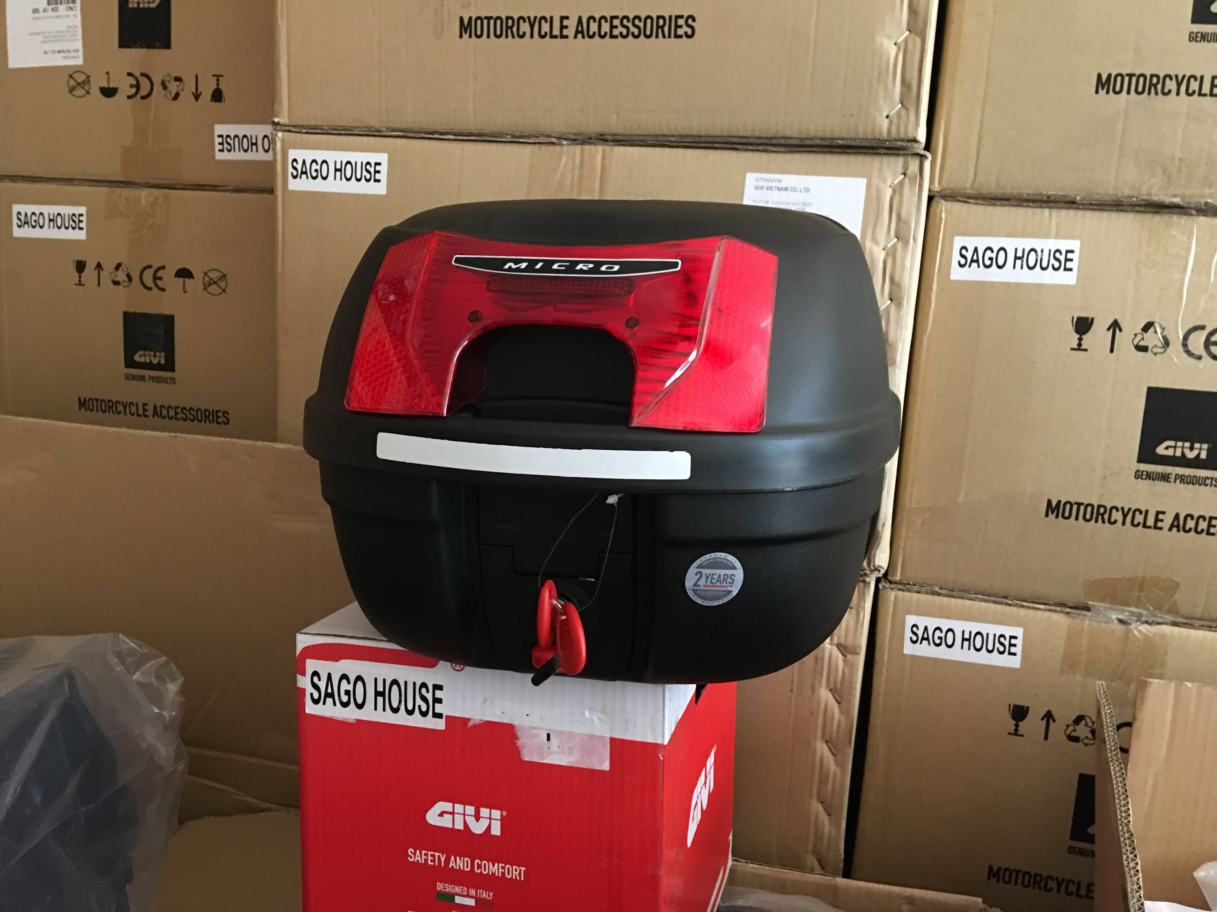 Thùng Givi E26NX, thùng kèm đế, ốc gắn, thùng Givi 26 lit, gắn cho xe máy