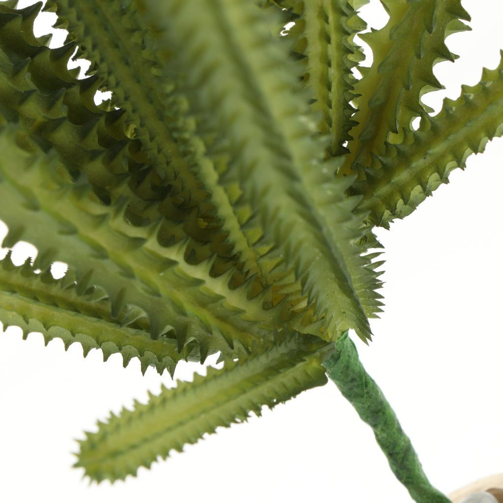 Plastic Terrarium Lifelike Plant Decorative Ornament for Reptile