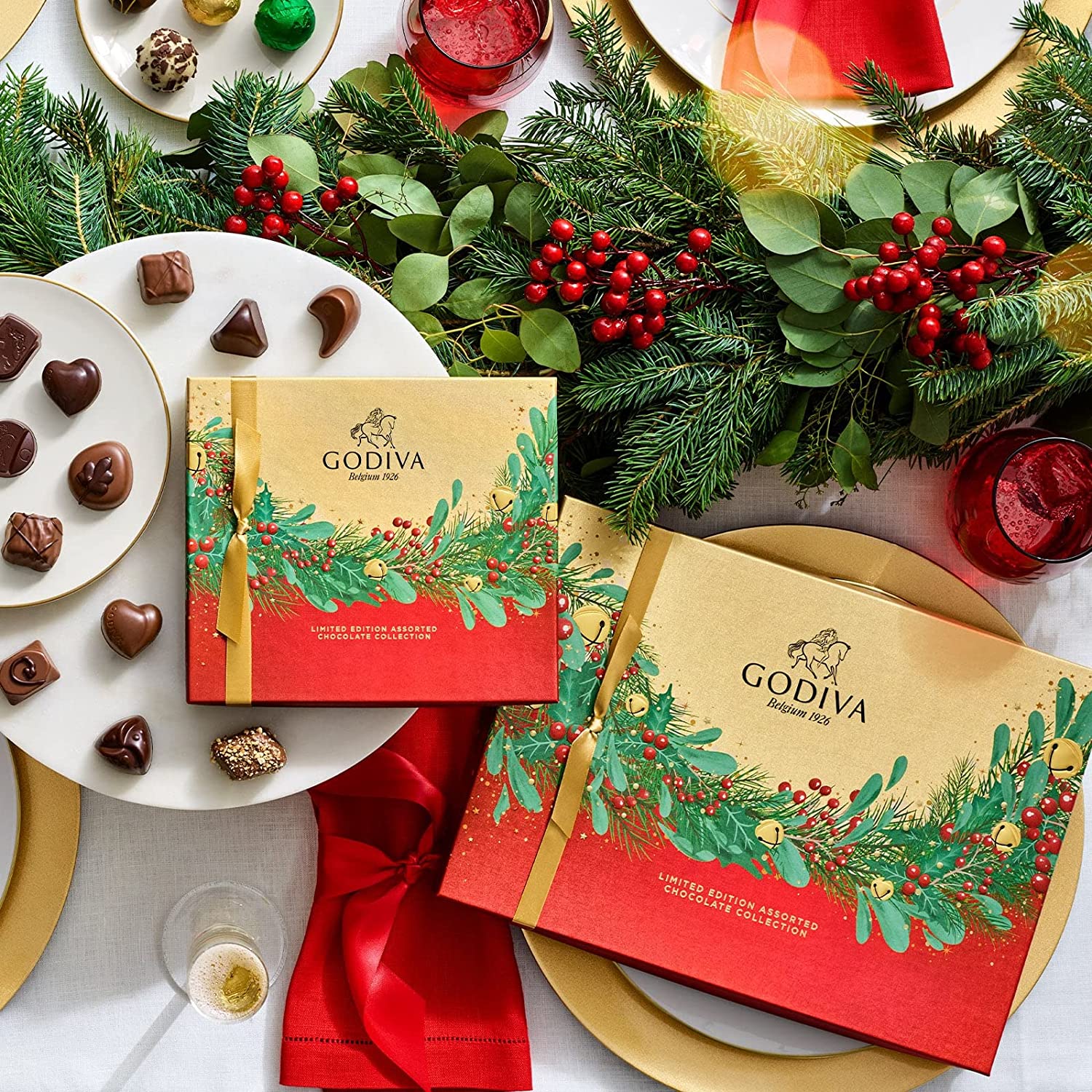 Hình ảnh Chocolate GODIVA Limited Edition Assorted Chocolate Holiday  : Hộp quà tặng phiên bản giới hạn 19 cái