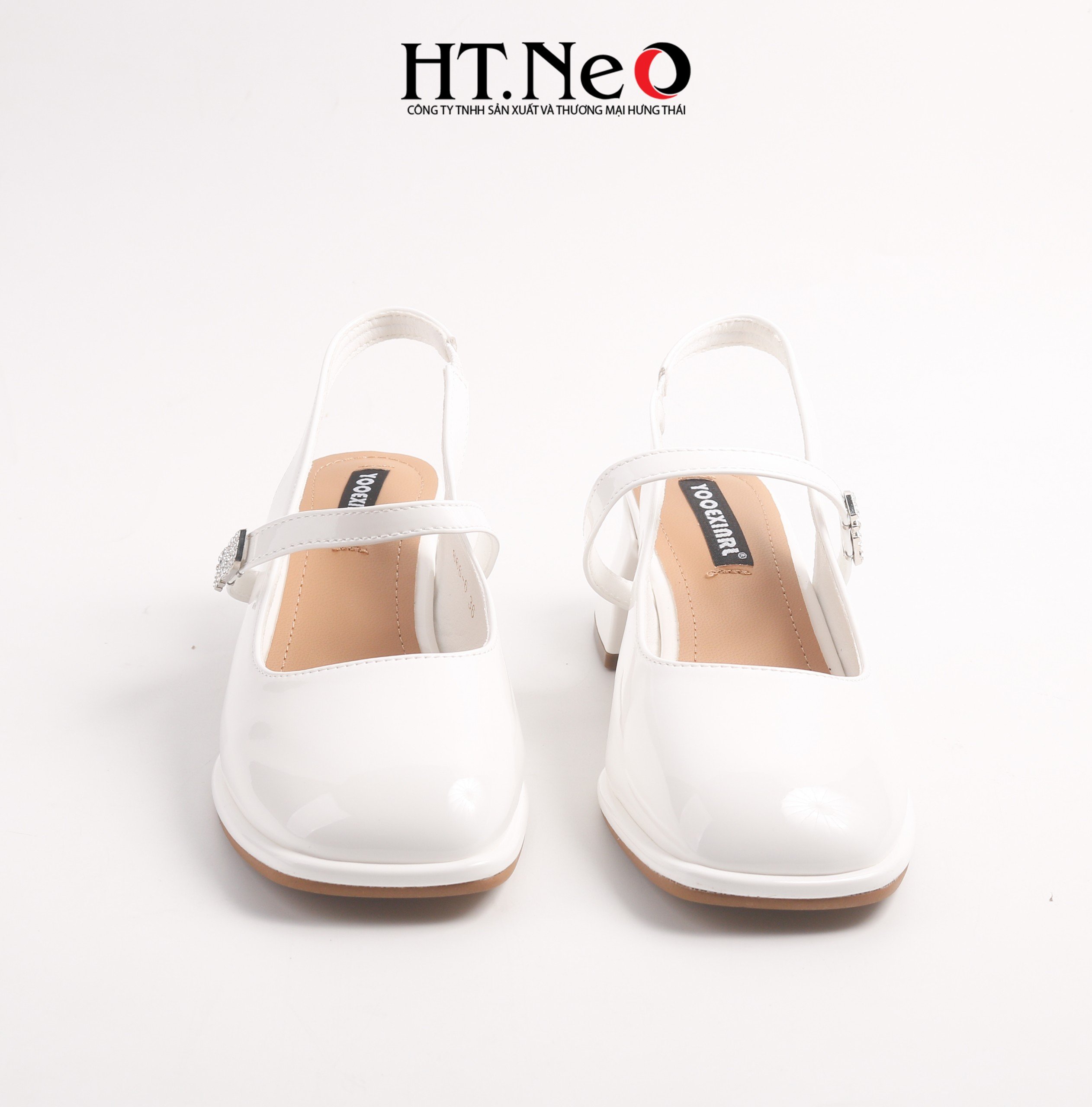 Hình ảnh Sandal nữ gót trụ 5,5cm, mũi vuông, chất da bóng, sandal nữ quai đá MIU có quai hậu, thiết kế đơn giản, lót trong êm ái, cực dễ đi, vừa thoải mái, êm chân lại chắc chắn SDN230