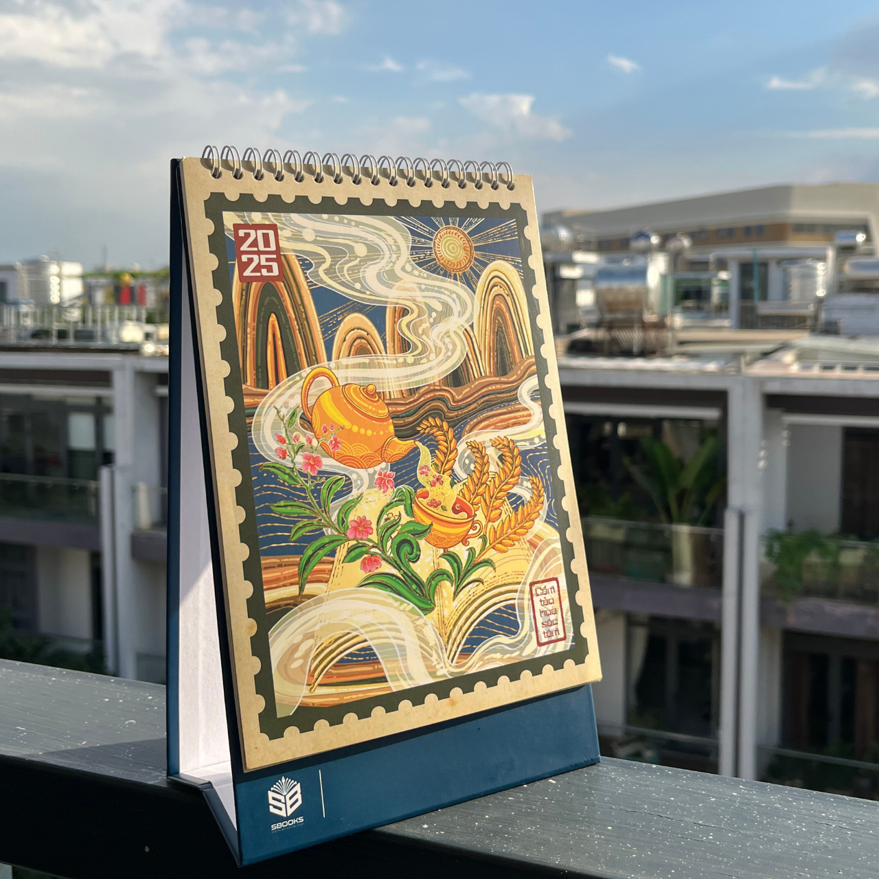 Lịch Lò Xo Để Bàn 2025 ( Có lịch âm) – Họa Tiết Cổ Điển - SBOOKS
