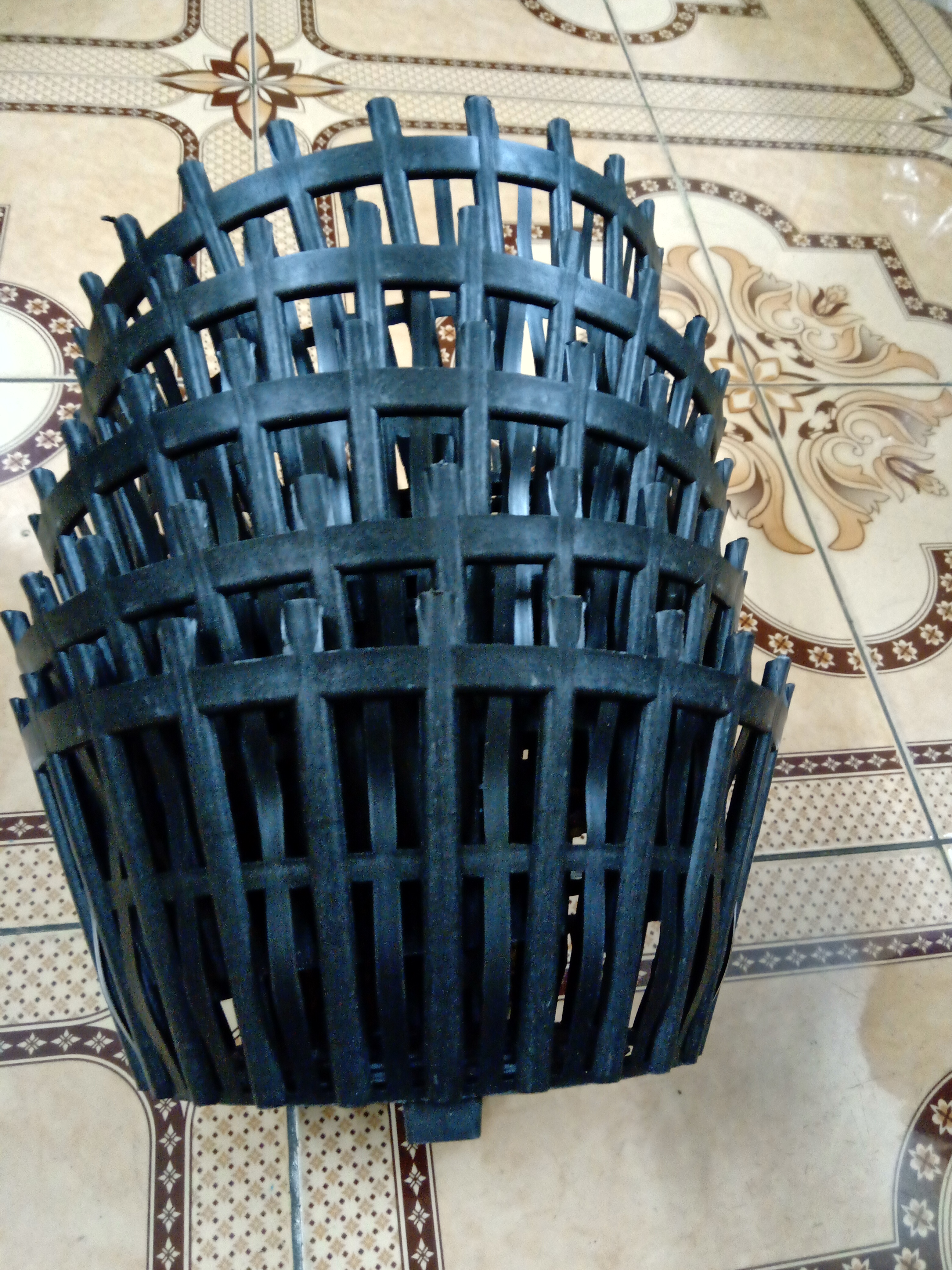 5 Chậu Nhựa Giả Gỗ Trồng Lan Fi 25 Có Nan Phụ Màu Đen Kích Thước Đường Kính miệng 25 cm, đường kính đáy: 16cm, cao 13 cm
