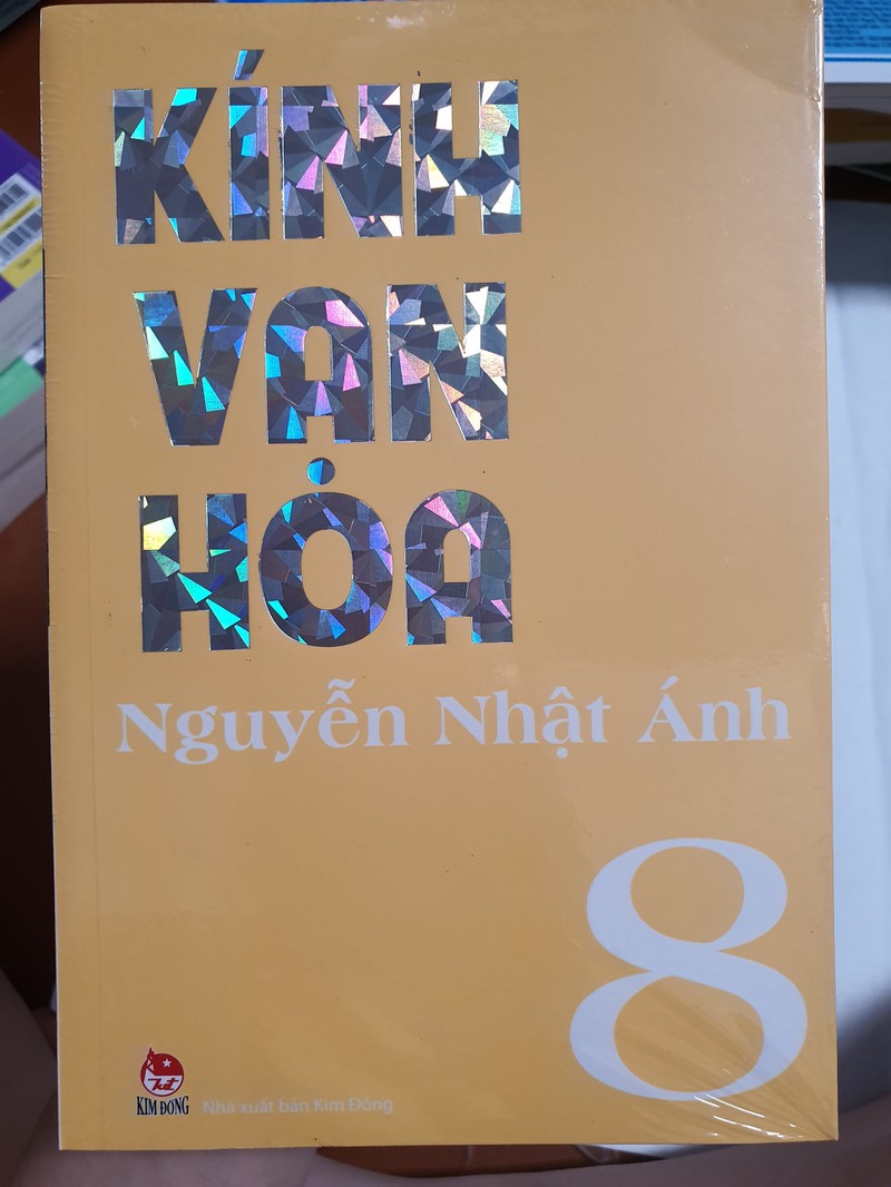 SÁCH - Kính vạn hoa (loại dày) - Tập 8